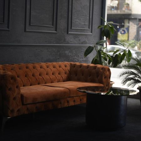 Aura Boutique Hotel Батуми Екстериор снимка
