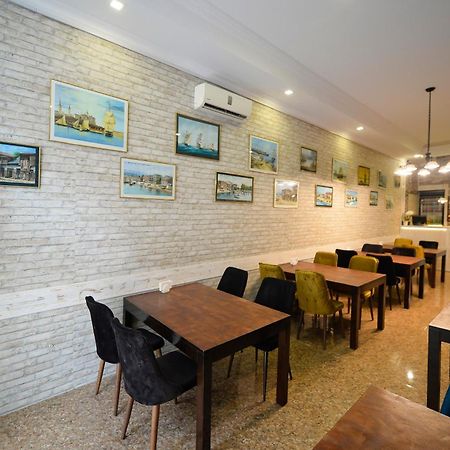 Aura Boutique Hotel Батуми Екстериор снимка