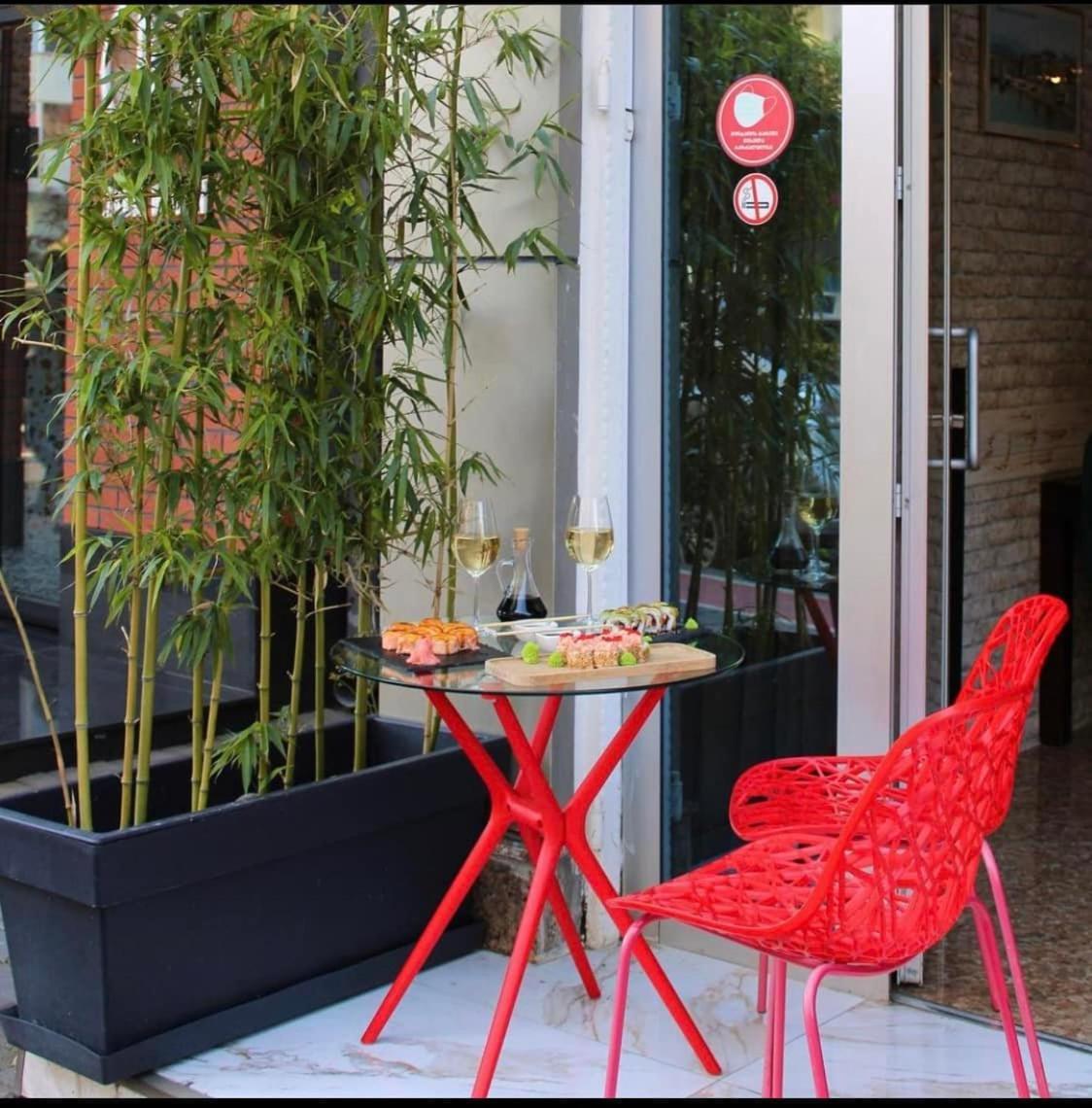 Aura Boutique Hotel Батуми Екстериор снимка