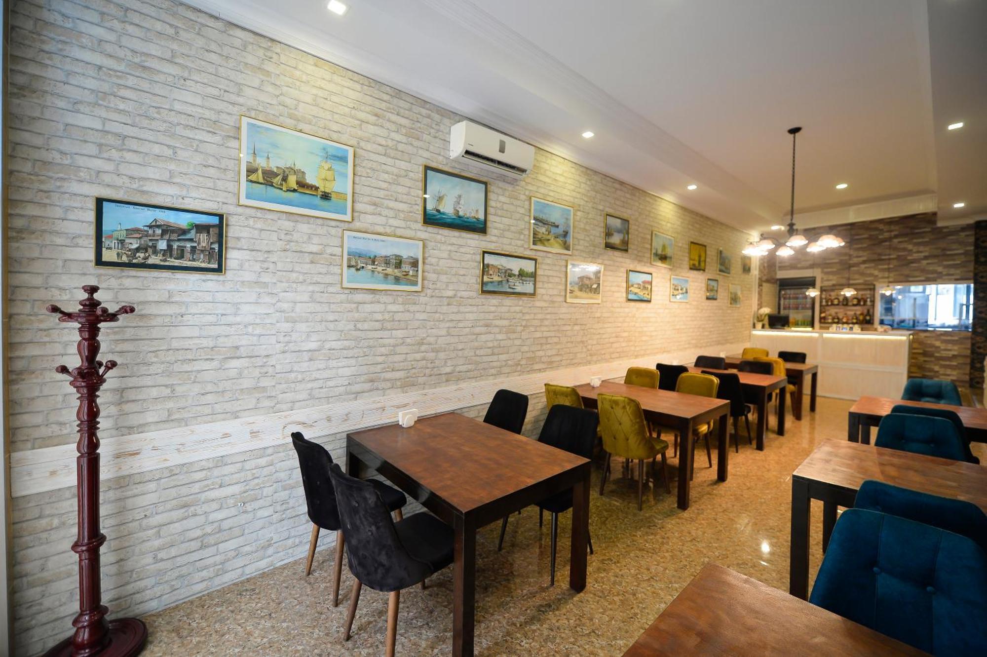 Aura Boutique Hotel Батуми Екстериор снимка